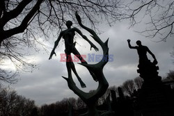 Cmentarz Pere Lachaise w Paryżu - Eyevine