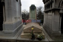 Cmentarz Pere Lachaise w Paryżu - Eyevine