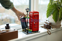 Brytyjska czerwona budka telefoniczna z klocków LEGO