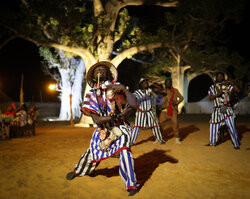 Pokazy grup etnicznych w Senegalu