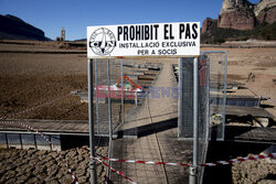 Niemal pusty zbiornik wodny Sau w Katalonii