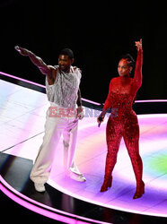 Usher na Super Bowl LVIII