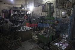 Wyrób przedmiotów z aluminium w Kairze