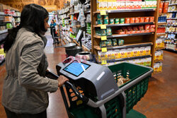 Amazon wprowadza inteligentne wózki na zakupy
