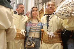 Antonio Banderas i Nicole Kimpel na procesji w Maladze