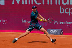 Hubert Hurkacz pokonał Jana Choinskiego w 2. rundzie turnieju w Estoril