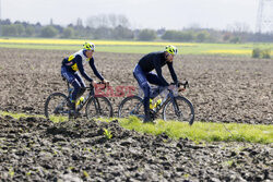 Przygotowania do wyścigu Paris Roubaix