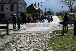 Przygotowania do wyścigu Paris Roubaix