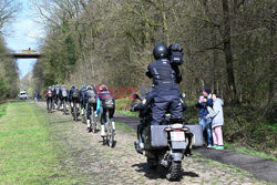 Przygotowania do wyścigu Paris Roubaix