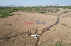 Cessna po awaryjnym lądowaniu w Wawrze