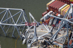 Prace porządkowe po zawaleniu mostu w Baltimore
