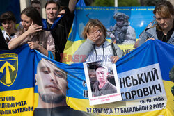 Wiec krewnych i przyjaciół ukraińskich żołnierzy zaginionych w walkach o miasto Bachmut