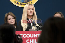 Paris Hilton na przesłuchaniu komisji senackiej w Sacramento
