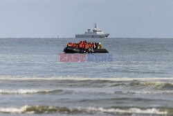 Migranci na plaży Gravelines - AFP