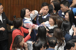 Bójka w parlamencie Tajwanu