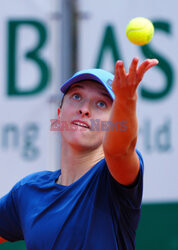 Iga Świątek trenuje na kortach Roland Garros