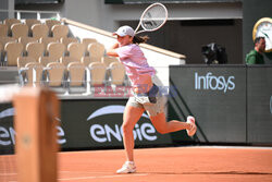 Iga Świątek trenuje na kortach Roland Garros