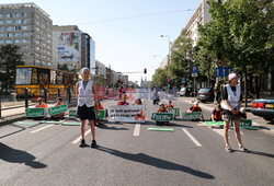 Ostatnie Pokolenie zablokowało Marszałkowską