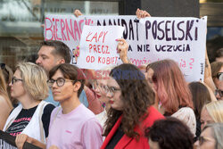 Protest Piekło kobiet trwa ! w Gdyni