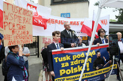 Demonstracja Konfederacji Korony Polskiej przed Sejmem