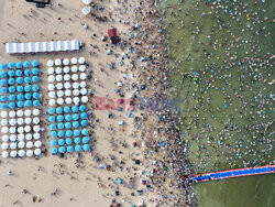 Tłumy na plaży w Chinach