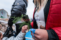 Argentyńczycy odwiedzają sanktuarium Gauchito Girl