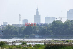 Rekordowo niski stan Wisły w Warszawie