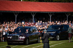 Król Karol III z małżonką na Highlands Games w Braemar