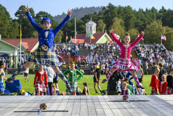 Król Karol III z małżonką na Highlands Games w Braemar