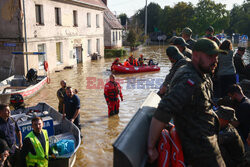 Ewakuacja mieszkańców Lewina Brzeskiego