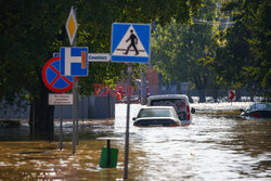 Ewakuacja mieszkańców Lewina Brzeskiego