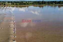 Paddleboardziści łapią fale Mascaret