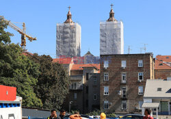 Bazylika w Zagrzebiu odzyskała hełmy wież