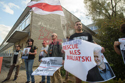 Manifestacja na rzecz noblisty Alesia Bialackiego w Wilnie