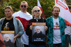 Manifestacja na rzecz noblisty Alesia Bialackiego w Wilnie