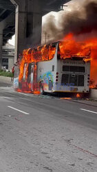 Pożar autobusu z uczniami i nauczycielami w Bangkoku