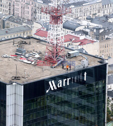 Demontaż napisu Marriott