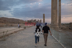 Zwiedzanie ruin Persepolis w Iranie