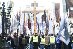 Procesja różańcowa Wojowników Maryi w Olsztynie