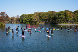 Halloweenowy spływ na Spring Lake w New Jersey