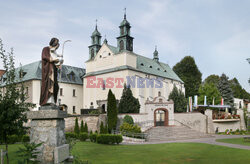 Architektura i sztuka sakralna w Polsce Monk