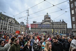 Wiec Amsterdam tańczy dla sprawy