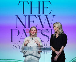 Naomi Watts na sympozjum nt. menopauzy