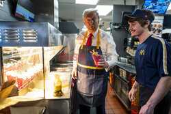 Donald Trump pracuje w McDonaldzie