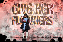 Gala Giver Her FlowHERS w Los Angeles