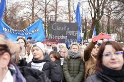 Protest pielęgniarek i położnych przed KPRM