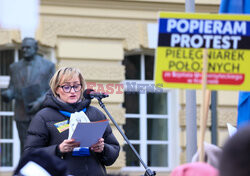 Protest pielęgniarek i położnych przed KPRM