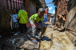 Życie dzieci w slumsach Nairobi