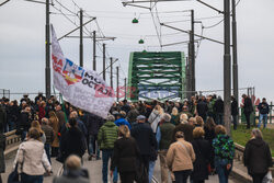 Protesty przeciwko zburzeniu mostu w Belgradzie