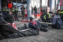 Demonstracja przeciwko targom broni w Rotterdamie